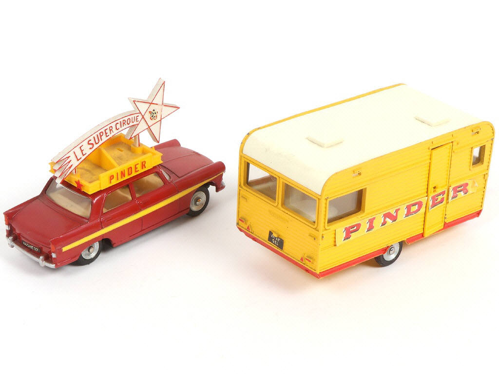 Lot 452 - DINKY TOYS (FRANCE) (1)