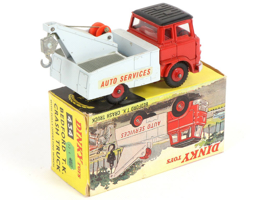 Lot 349 - DINKY TOYS (GB) (1)