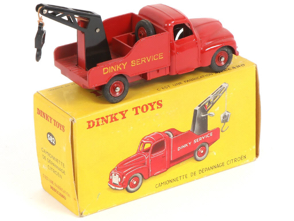 Lot 472 - DINKY TOYS (FRANCE) (1)