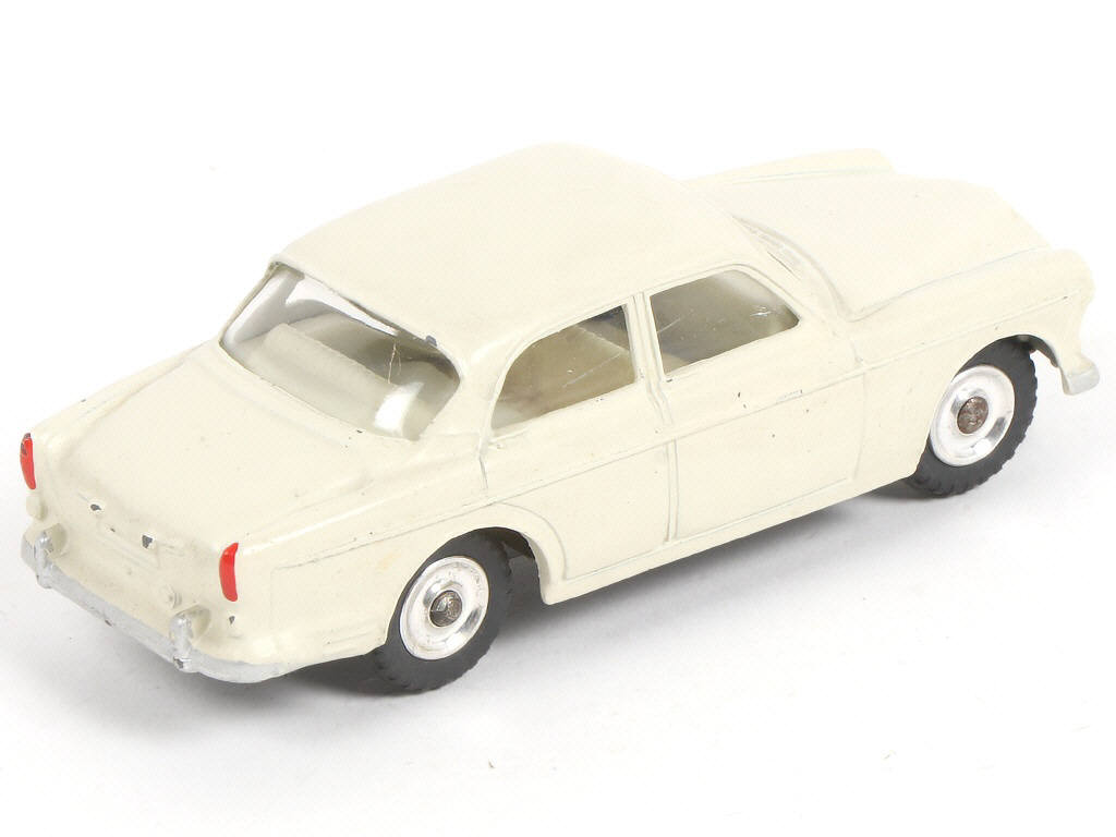 Lot 261 - DINKY TOYS (GB) (1)