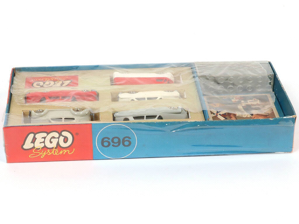 Lot 165 - LEGO (DANEMARK) (1)