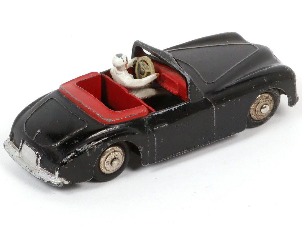 Lot 377 - DINKY TOYS (FRANCE) (1)