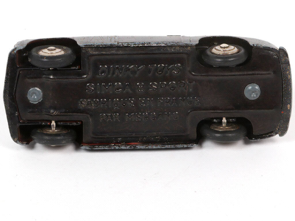 Lot 377 - DINKY TOYS (FRANCE) (1)