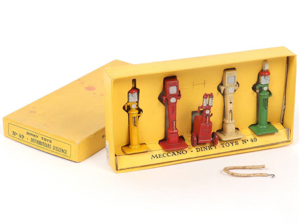 Lot 366 - DINKY TOYS (FRANCE) (1)