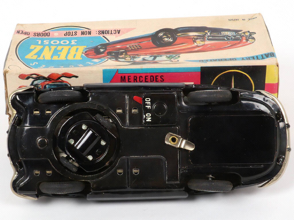Lot 61 - SINSEI TOYS (JAPON) (1)