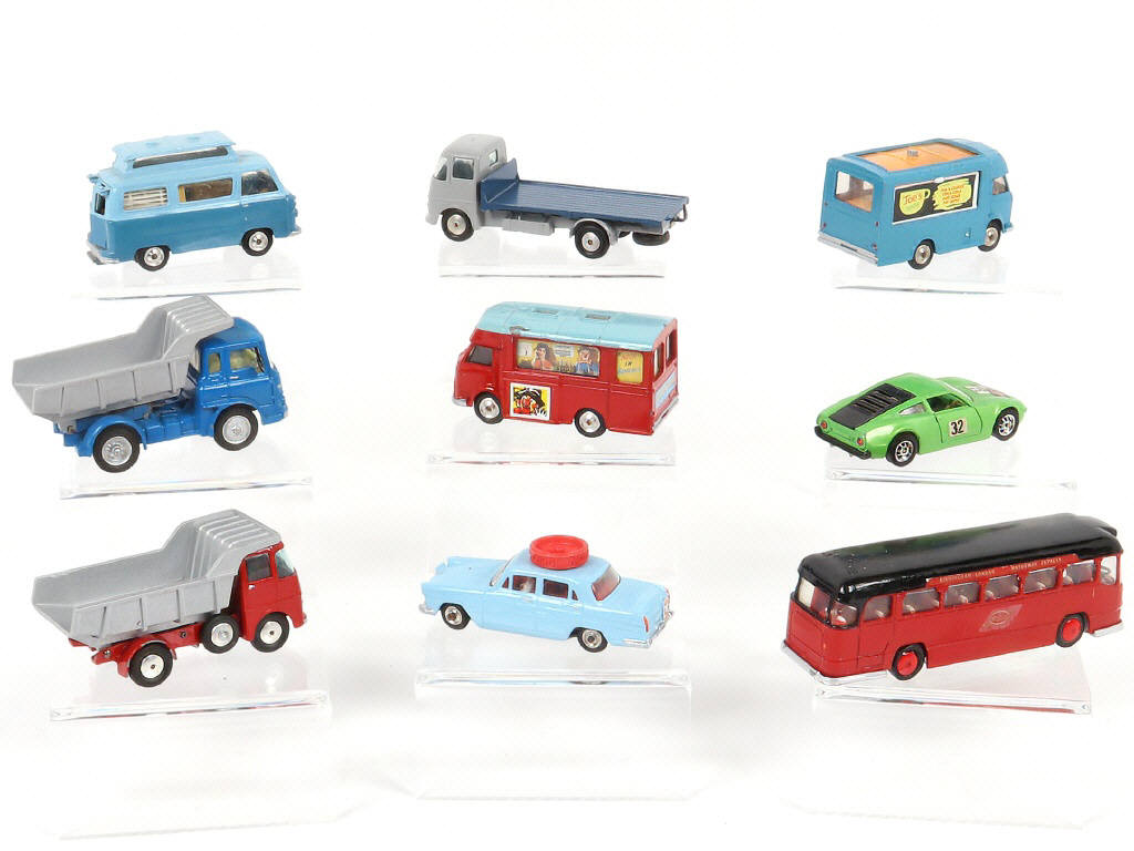 Lot 153 - CORGI TOYS (GB) (9)