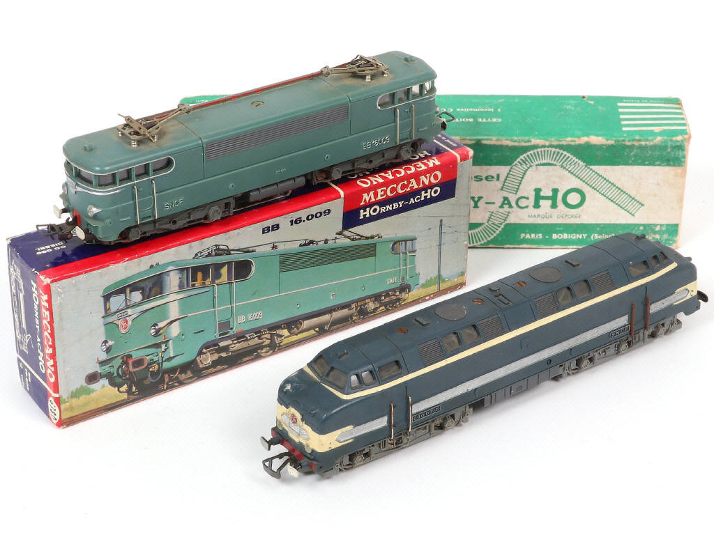 Lot 21 - HORNBY 'HO' (2)