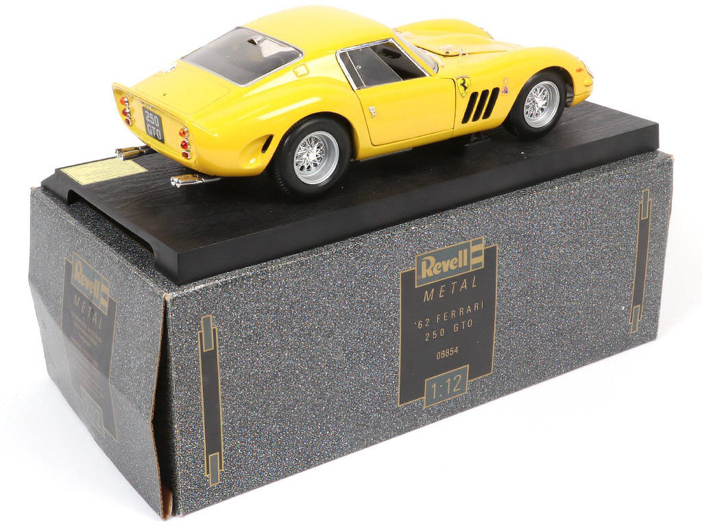 Lot 60 - REVELL (ALLEMAGNE) (1)