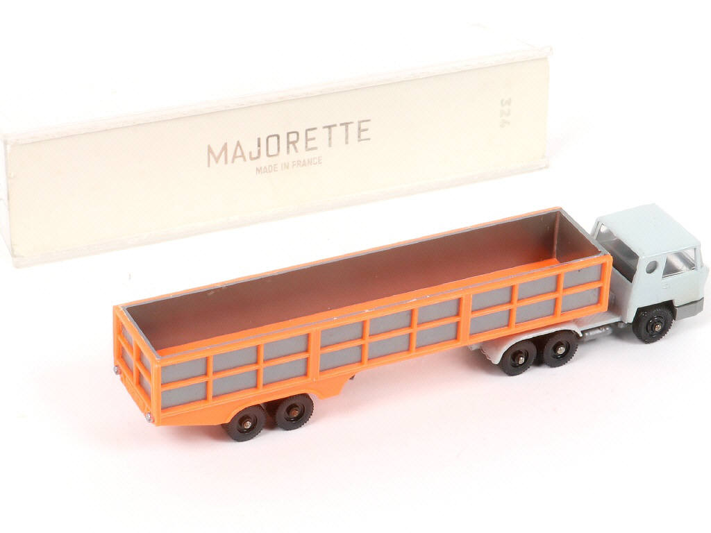 Lot 128 - MAJORETTE (FRANCE) (1)