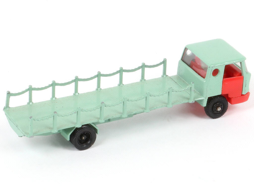 Lot 132 - MAJORETTE (FRANCE) (1)