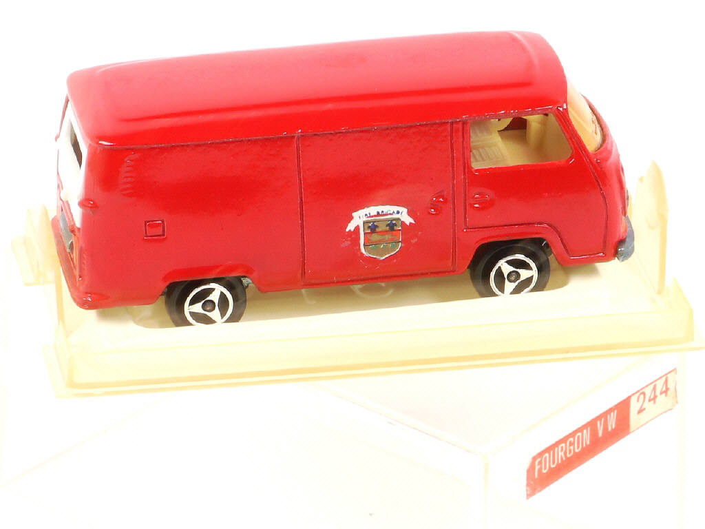 Lot 121 - MAJORETTE (FRANCE) (1)