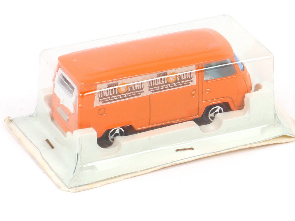 Lot 105 - MAJORETTE (FRANCE) (1)