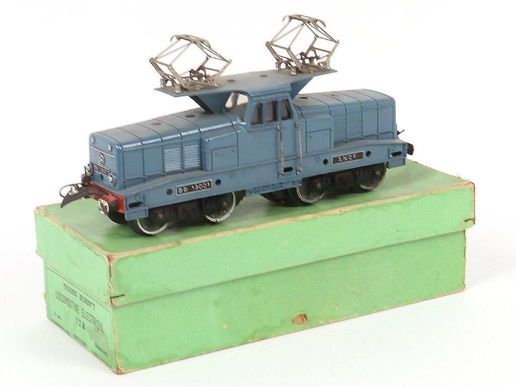 Lot 33 - HORNBY 'O' (FRANCE) (1)