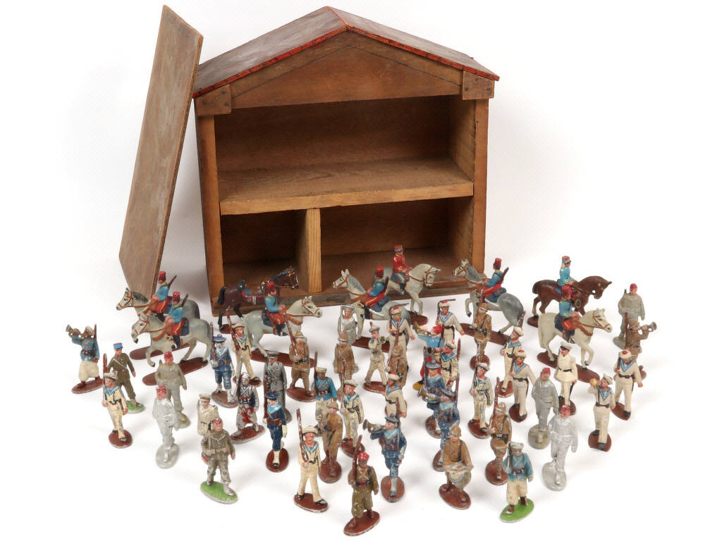 Lot 5 - DIVERS (40)