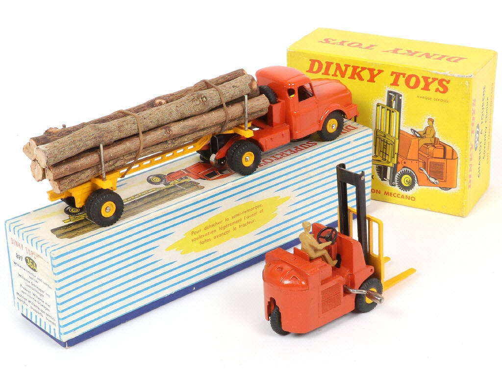 Lot 294 - DINKY TOYS (FRANCE) (2)