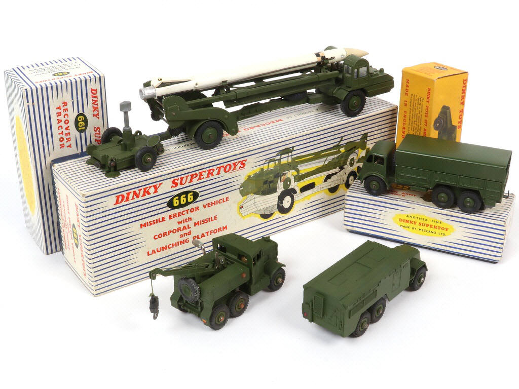 Lot 273 - DINKY TOYS (GB) (4)