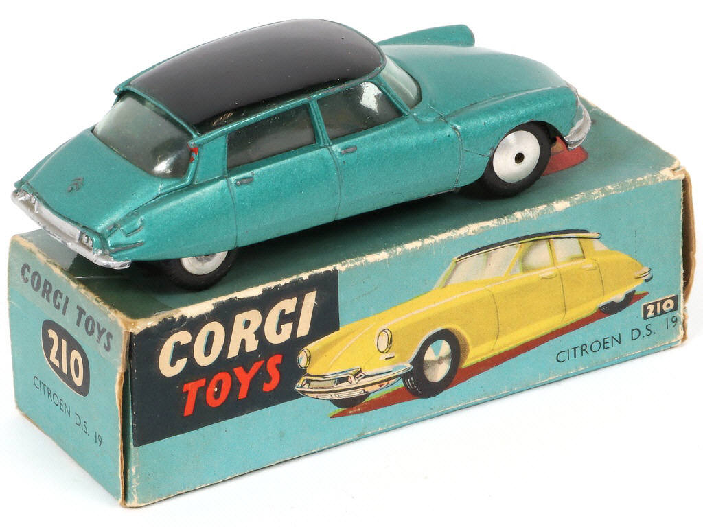 Lot 106 - CORGI TOYS (GB) (1)
