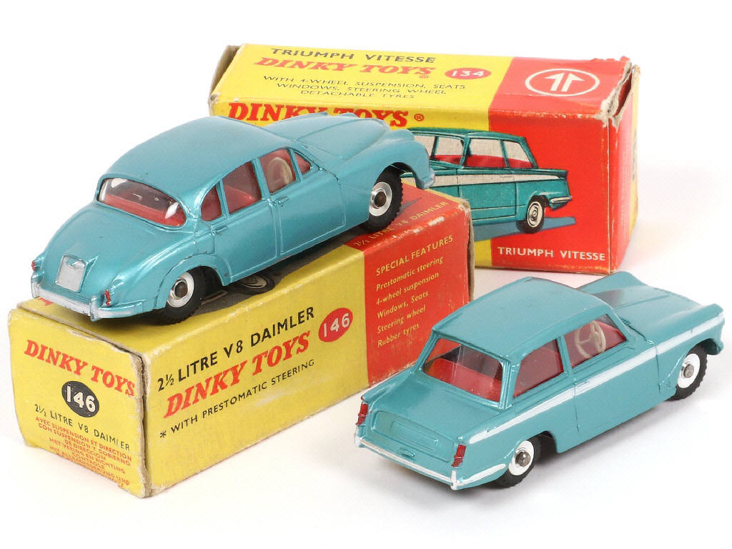 Lot 259 - DINKY TOYS (GB) (2)