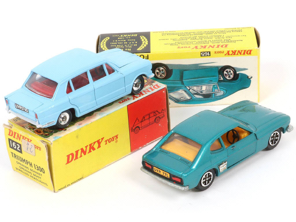 Lot 262 - DINKY TOYS (GB) (2)