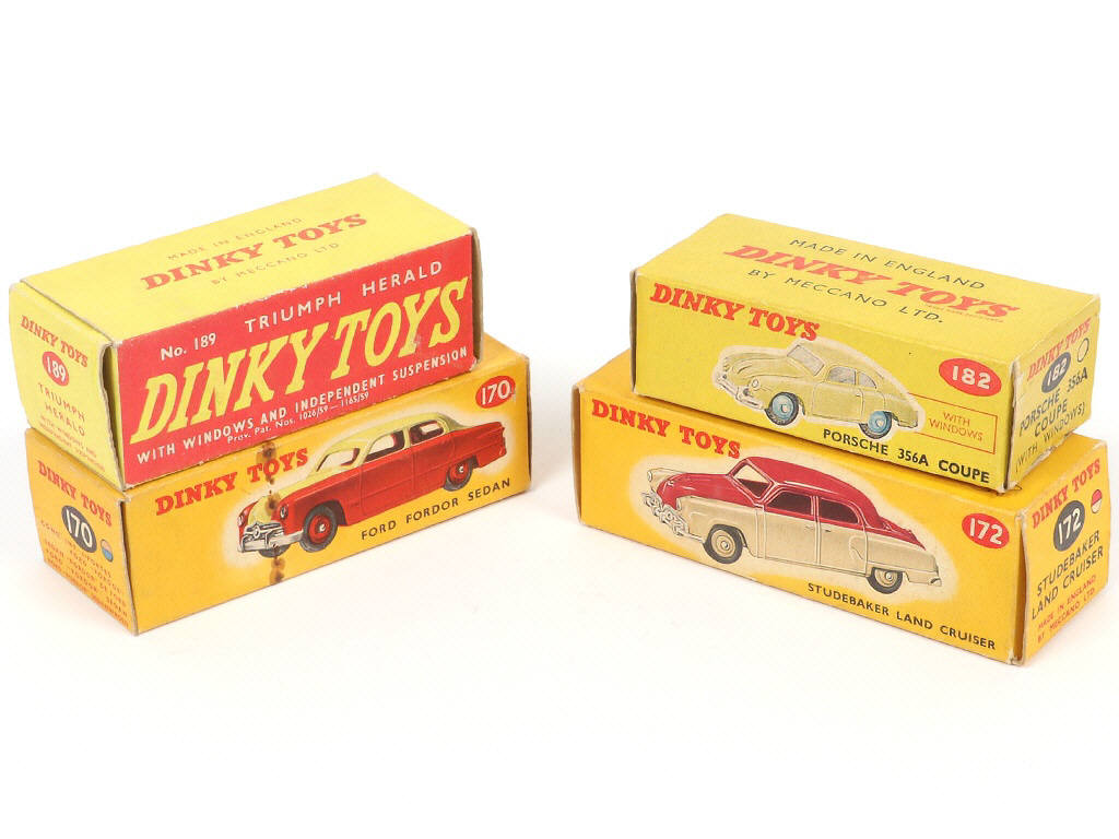 Lot 233 - DINKY TOYS (GB) (4)
