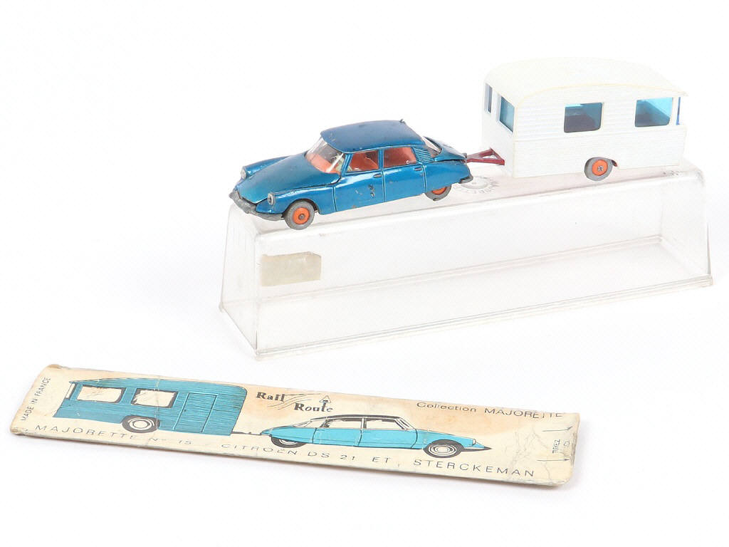 Lot 145 - MAJORETTE (FRANCE) (1)