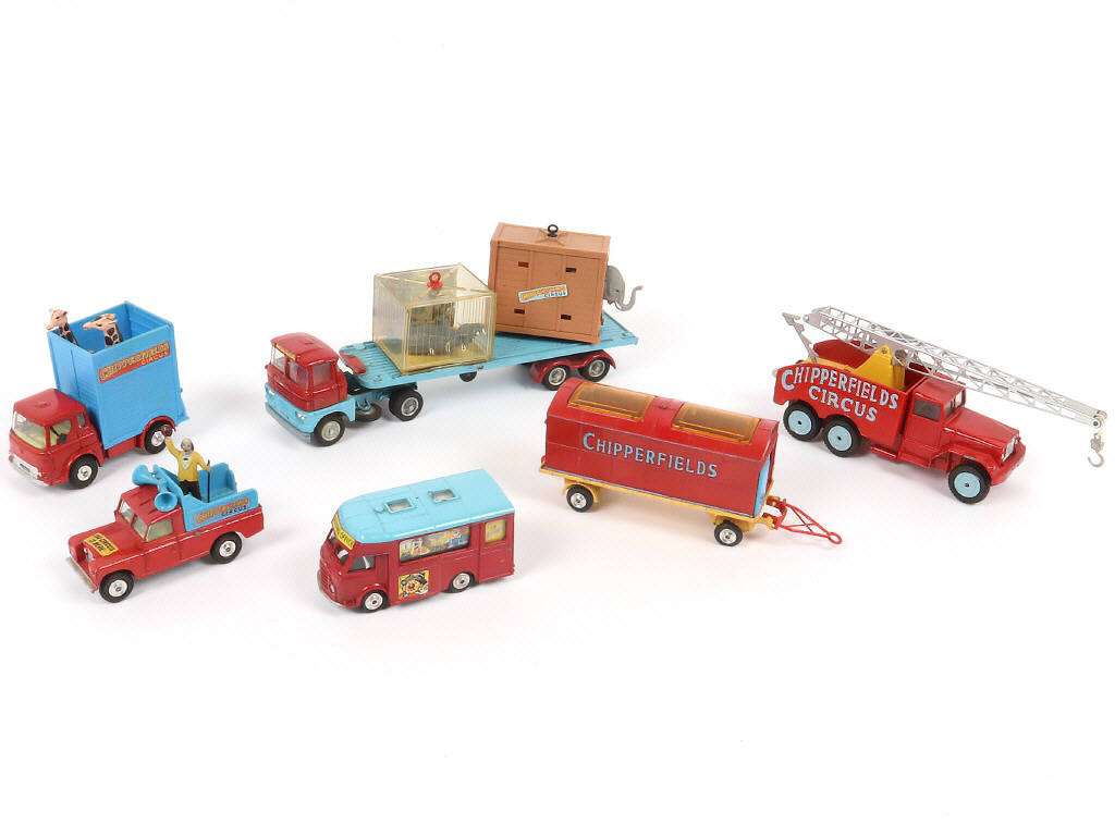 Lot 134 - CORGI TOYS (GB) (6)