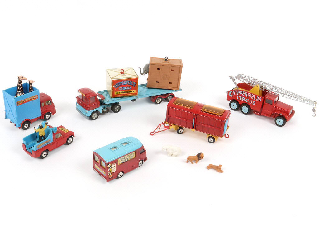 Lot 134 - CORGI TOYS (GB) (6)