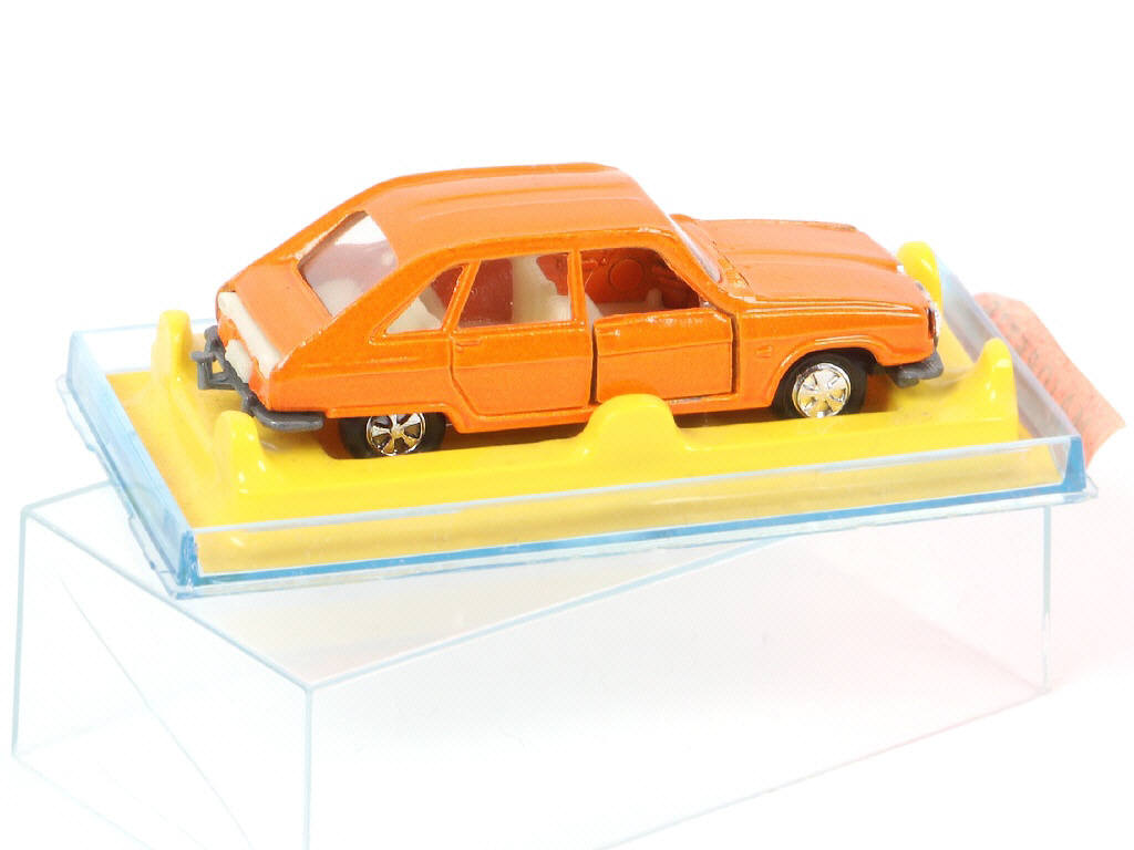 Lot 187 - MAJORETTE (FRANCE) (1)