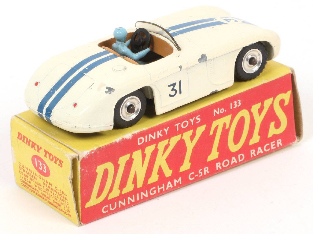 Lot 228 - DINKY TOYS (GB) (1)