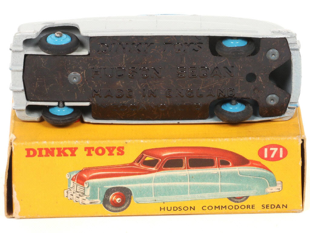 Lot 230 - DINKY TOYS (GB) (1)