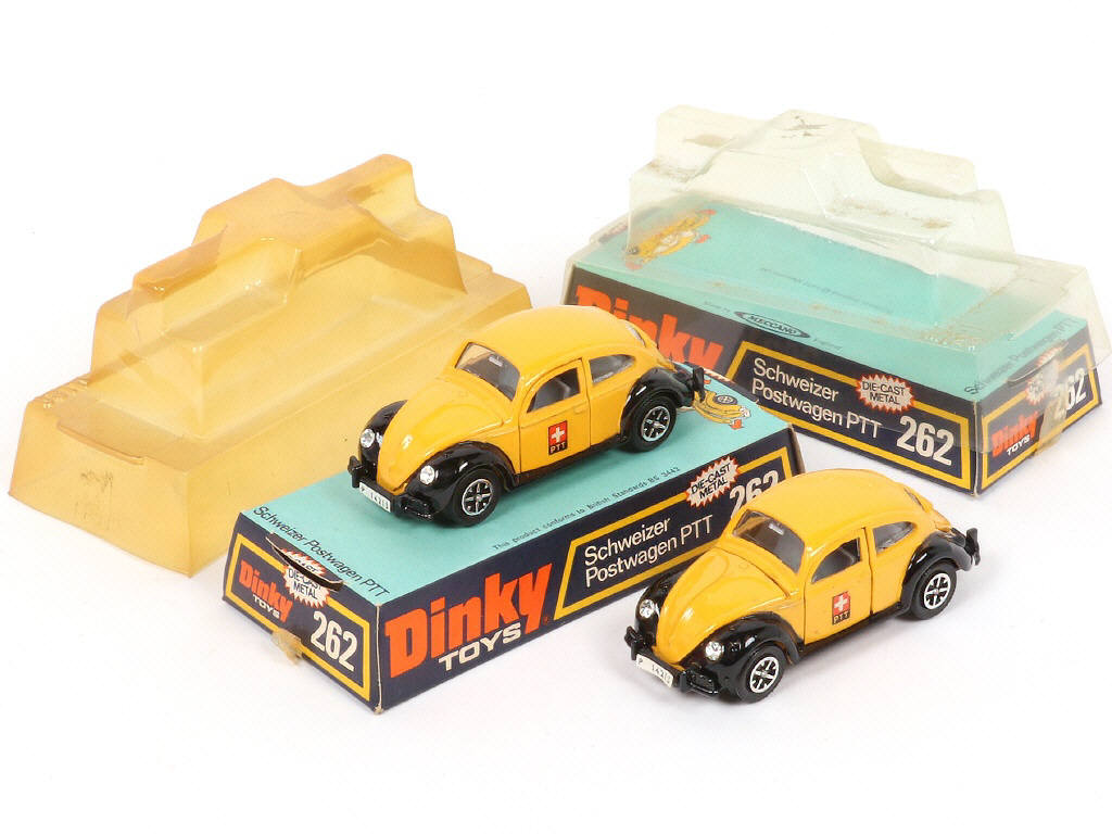 Lot 256 - DINKY TOYS (GB) (2)