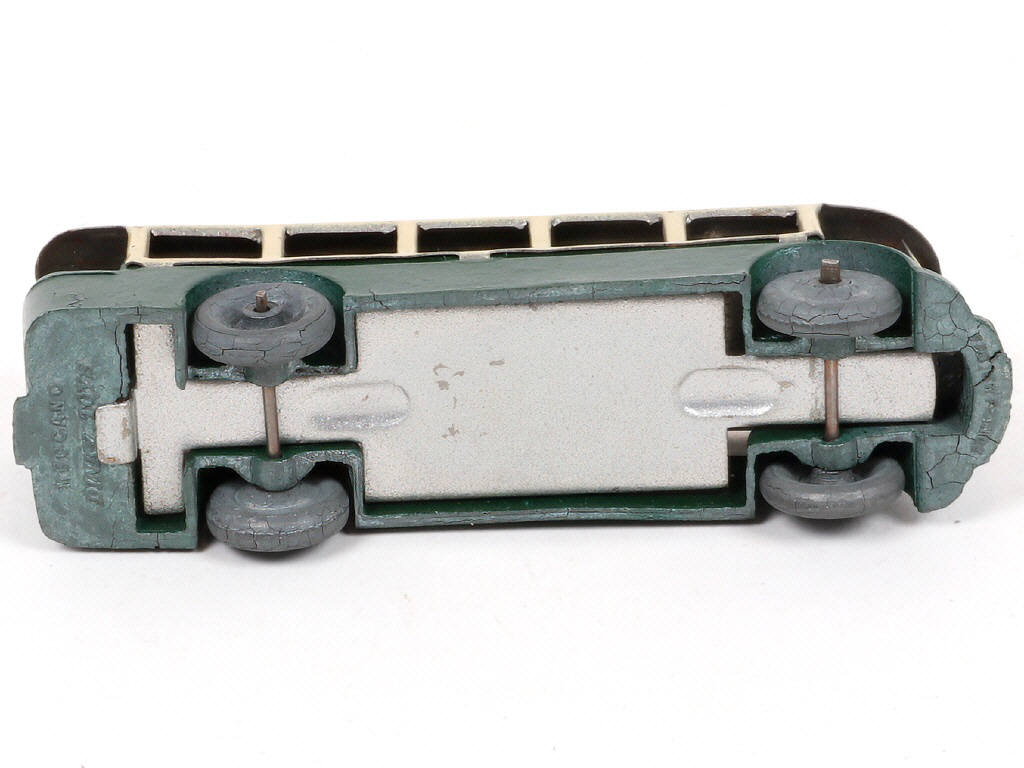 Lot 292 - DINKY TOYS (FRANCE) (1)