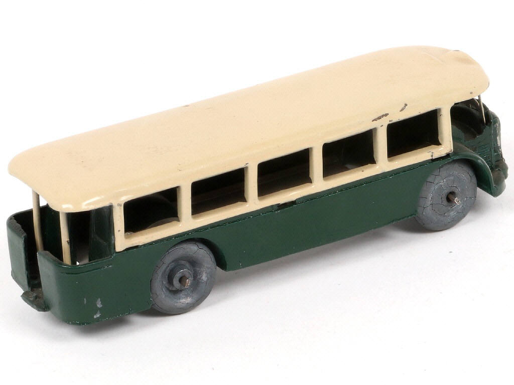 Lot 292 - DINKY TOYS (FRANCE) (1)