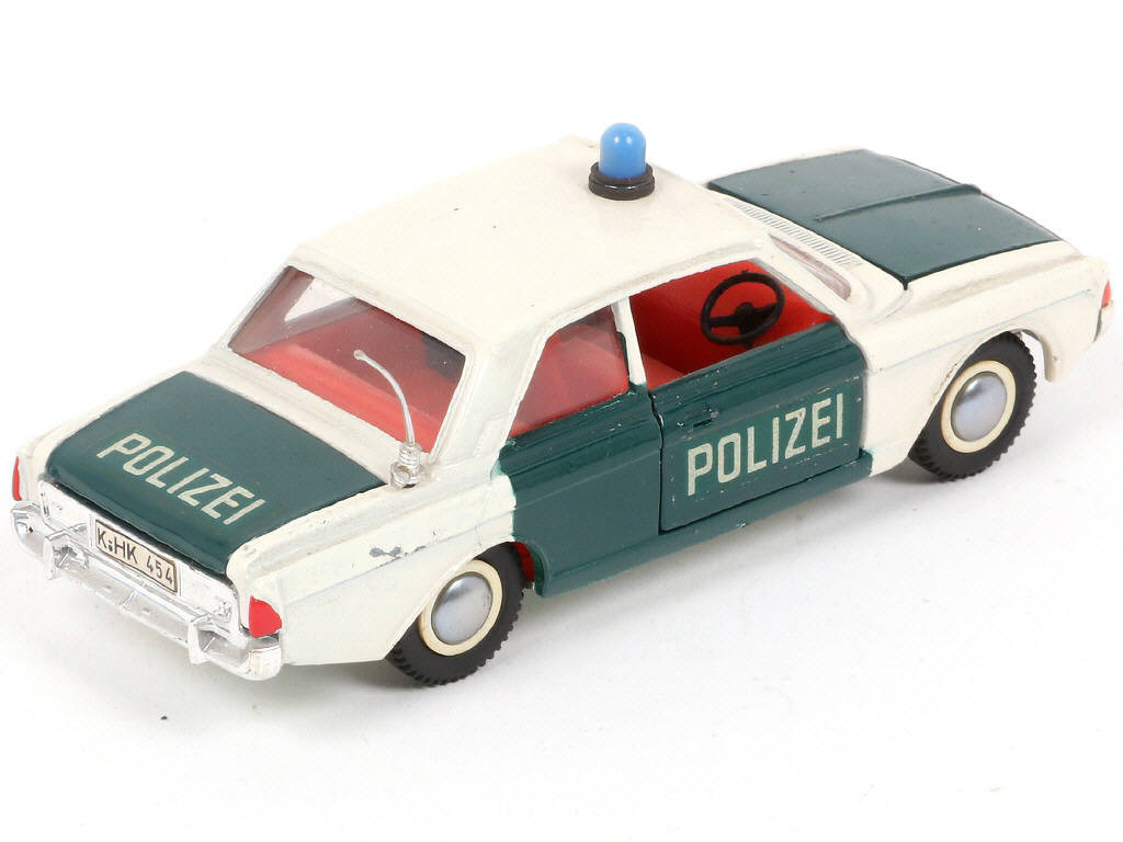 Lot 226 - DINKY TOYS (GB) (1)