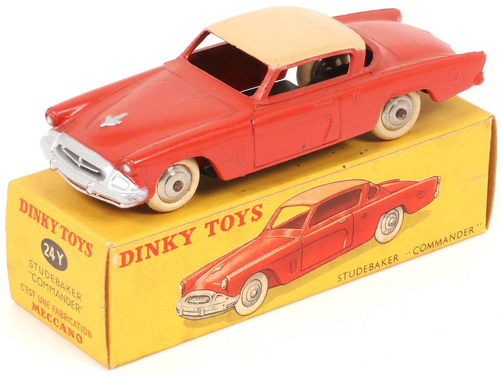 Lot 296 - DINKY TOYS (FRANCE) (1)