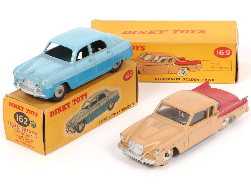 Lot 245 - DINKY TOYS (GB) (2)