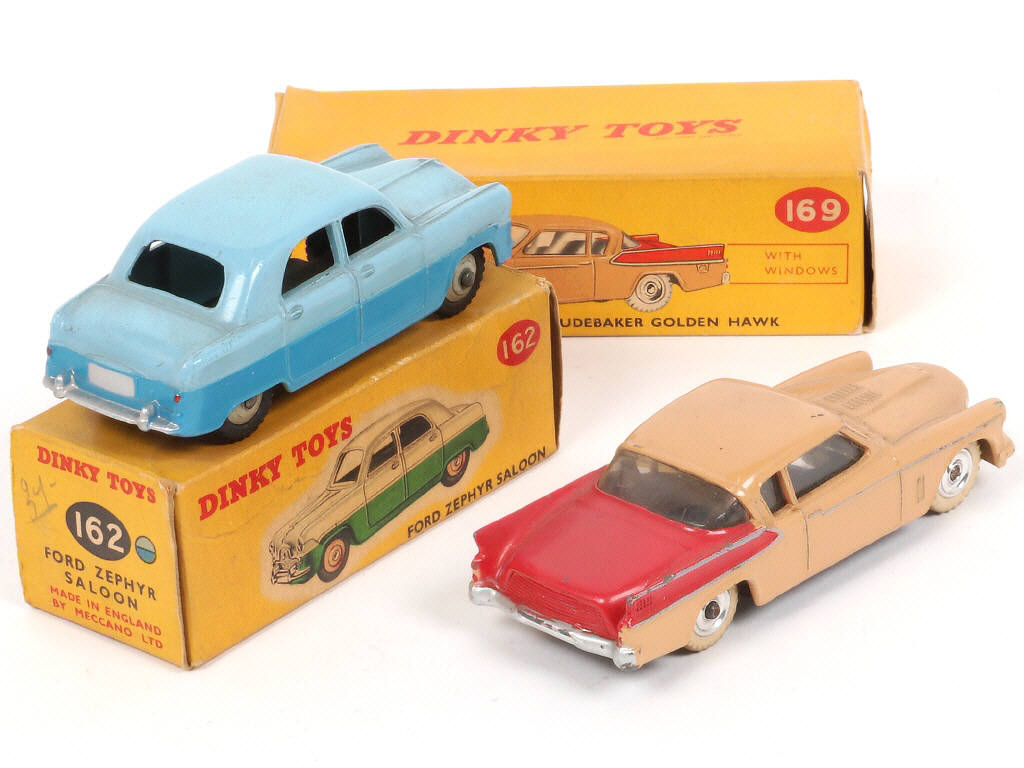 Lot 245 - DINKY TOYS (GB) (2)