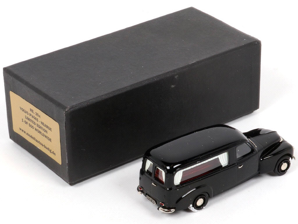 Lot 128 - ROBEDDIE MODELS (GB) (1)