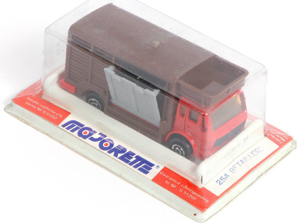 Lot 267 - MAJORETTE (FRANCE) (5)