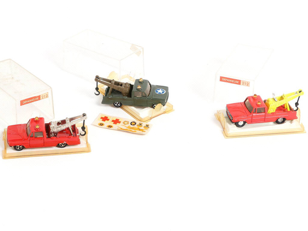 Lot 238 - MAJORETTE (FRANCE) (3)