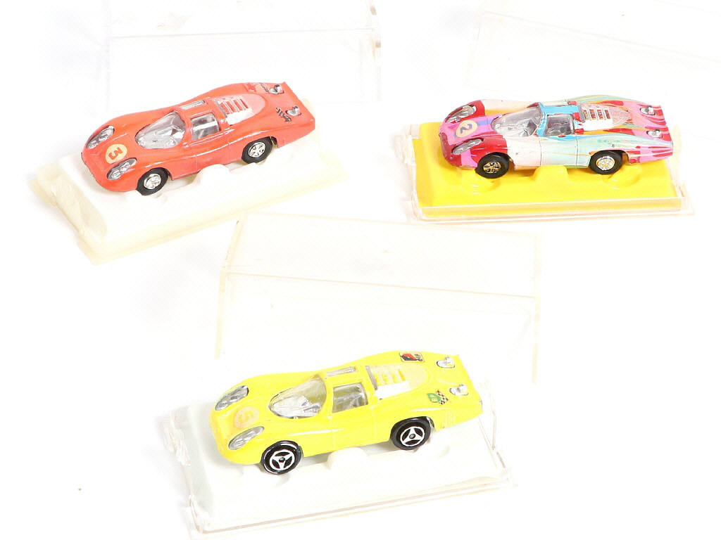 Lot 252 - MAJORETTE (FRANCE) (3)