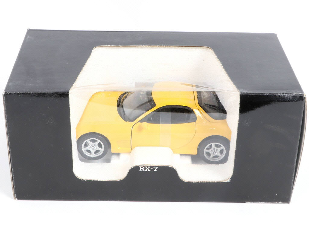Lot 31 - KYOSHO (JAPON) (2)