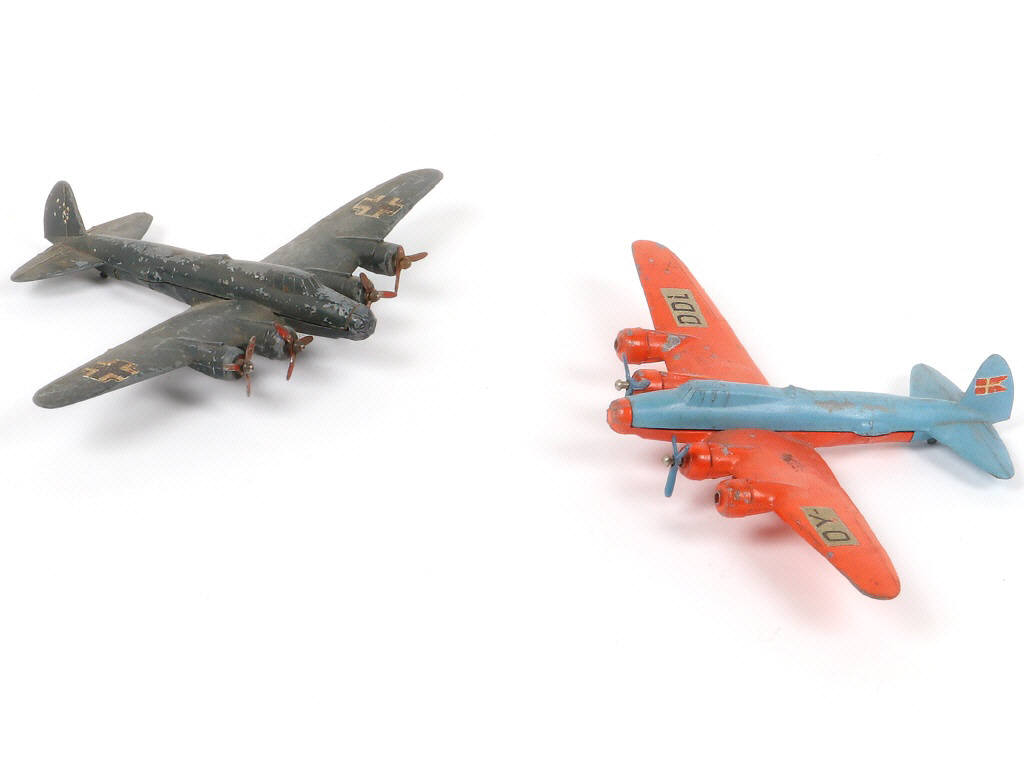 Lot 104 - TEKNO (DANEMARK) (2)