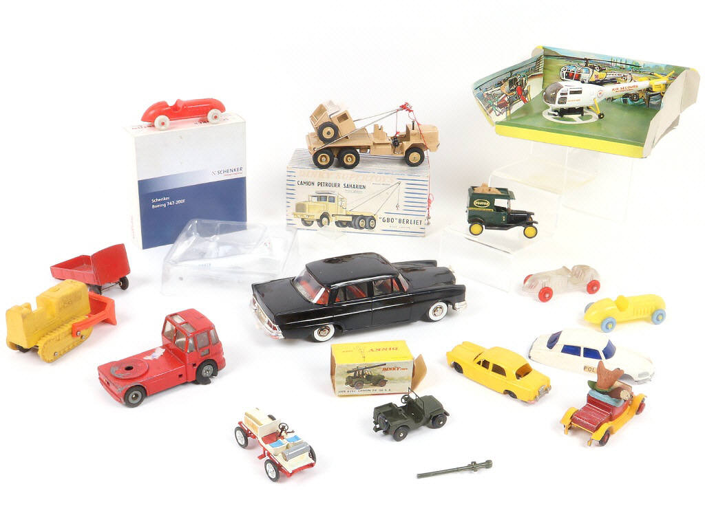 Lot 86 - DIVERS (15)