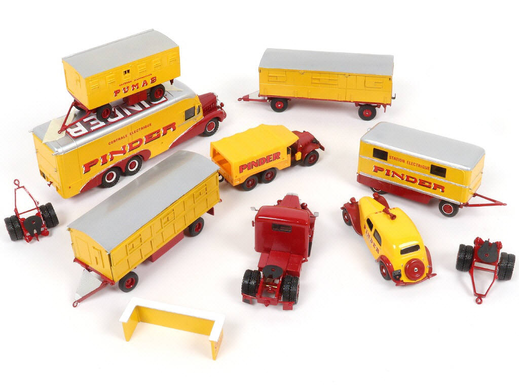Lot 71 - DIVERS (11)