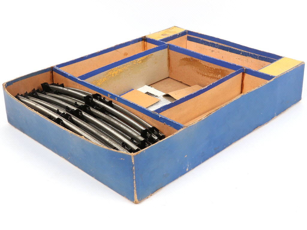 Lot 45 - HORNBY 'O' (FRANCE) (2)