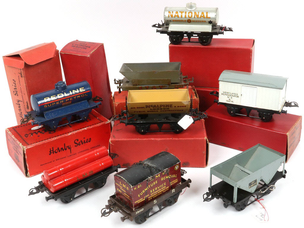 Lot 38 - HORNBY (8)