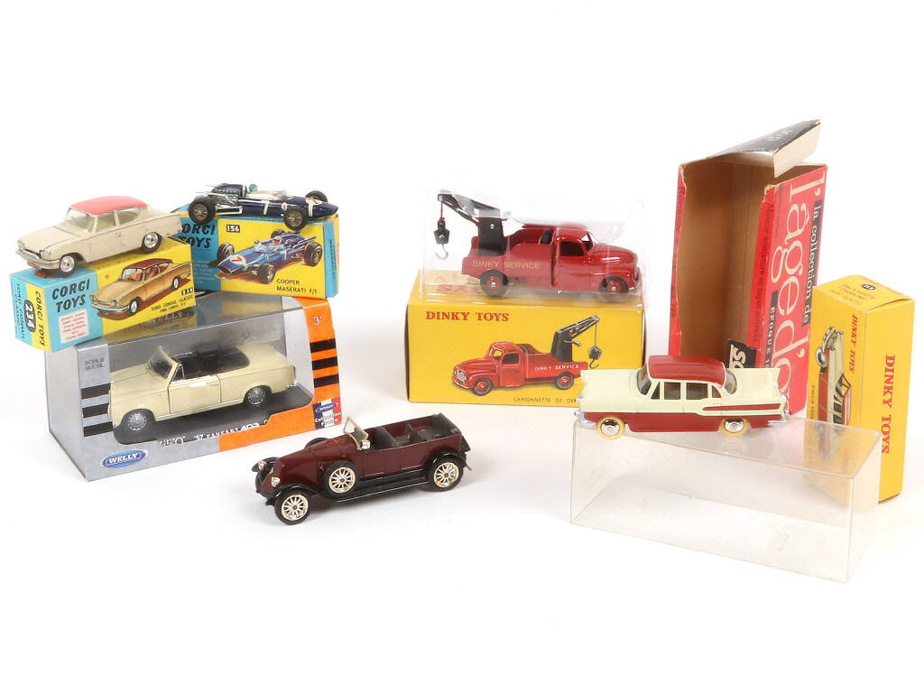 Lot 55 - DIVERS (6)