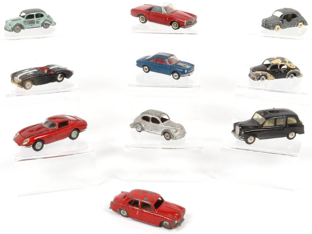 Lot 61 - DIVERS (10)