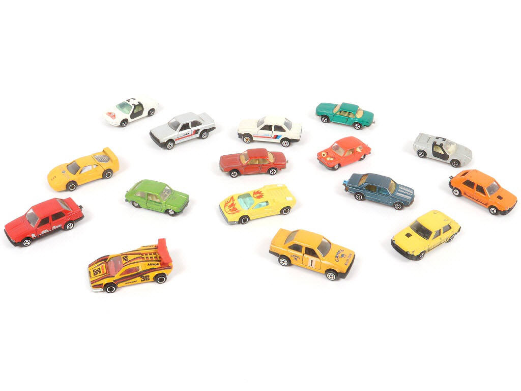 Lot 247 - MAJORETTE (FRANCE) (16)